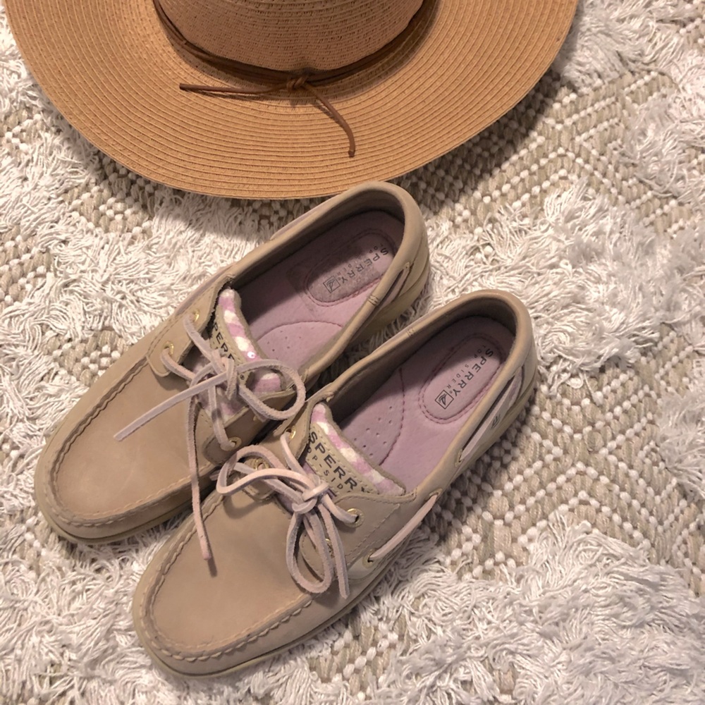 Pink Sperry shoes - great condition